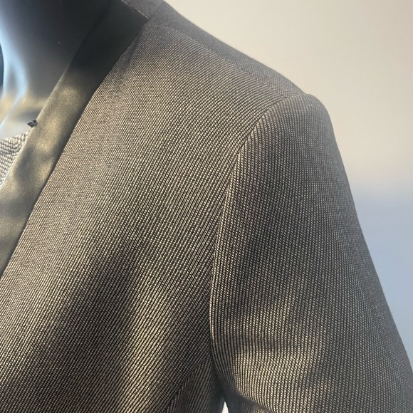 Grey blazer with faux leather trim by Forever 21 - Picture 7 of 8